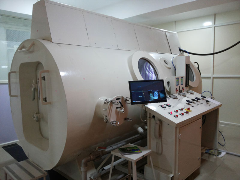 Hyperbaric Oxygen Chamber: MODEL M-3